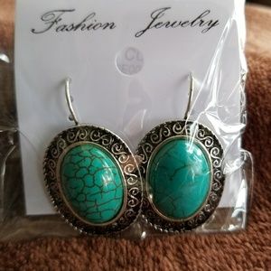 TURQUOISE EARRING